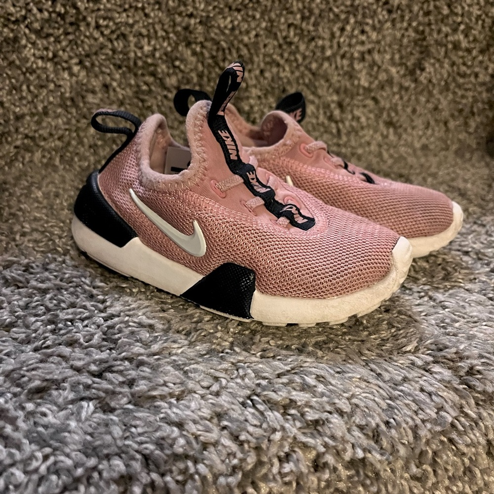 Toddler Nike running shoes